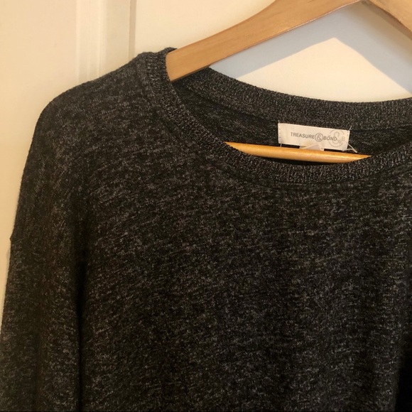 Treasure & Bond Super Soft Cinched Top - Picture 5 of 7